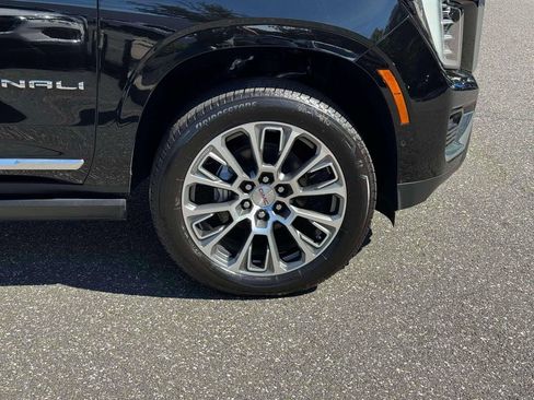 Used 2026 GMC Yukon XL Denali w/ Sun & Power Step Package AWD/4WD image 9