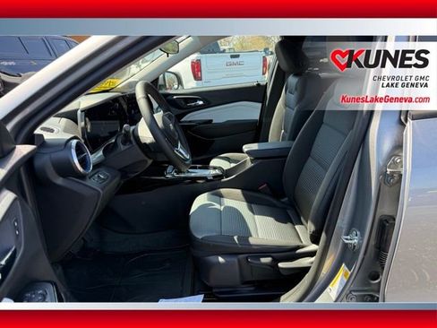 New 2026 Chevrolet Trax LT FWD image 13