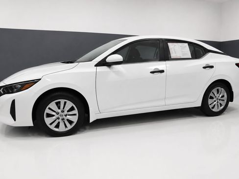Certified 2025 Nissan Sentra S FWD image 2