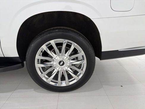 Used 2022 Cadillac Escalade ESV Premium Luxury AWD/4WD image 48