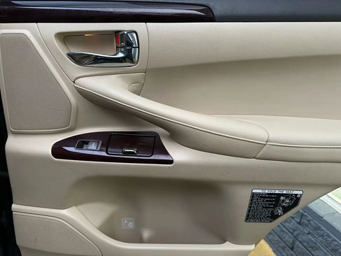 Used 2013 Lexus LX 570 4WD image 14