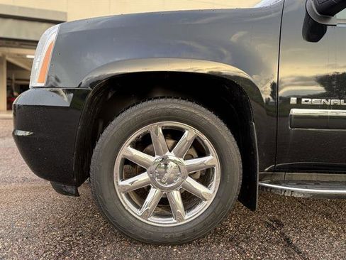 Used 2009 GMC Yukon XL Denali image 5