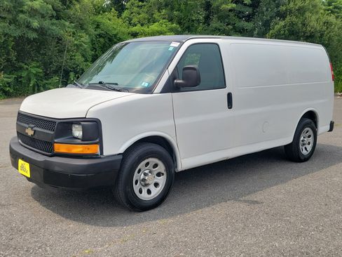 Used 2013 Chevrolet Express 1500 RWD image 1