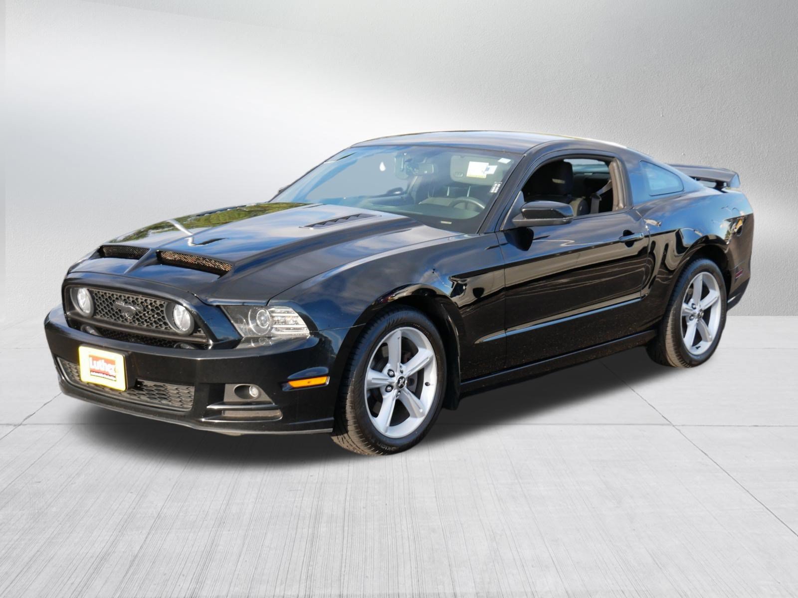 Used 2014 Ford Mustang Premium RWD image 3
