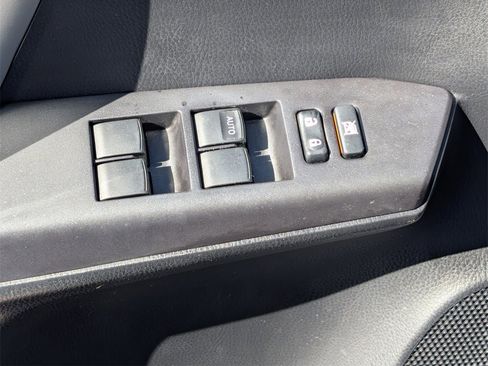 Used 2018 Toyota RAV4 XLE image 23