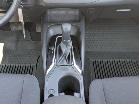 Used 2025 Toyota Corolla LE FWD image 18