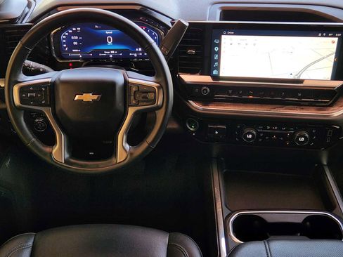 Certified 2025 Chevrolet Silverado 2500 LTZ w/ LTZ Convenience Package AWD/4WD image 28