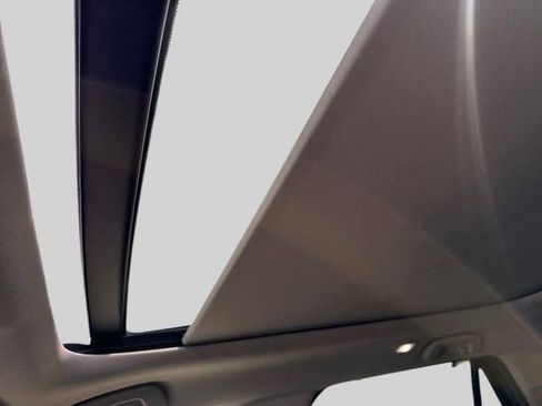 Certified 2023 Honda Pilot Touring image 12