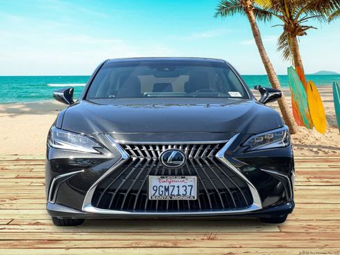 Used 2024 Lexus ES 300h w/ Premium Package FWD image 9