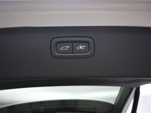 New 2026 Volvo XC90 B6 Ultra w/ Protection Package image 33