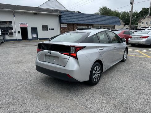 Used 2019 Toyota Prius LE image 14