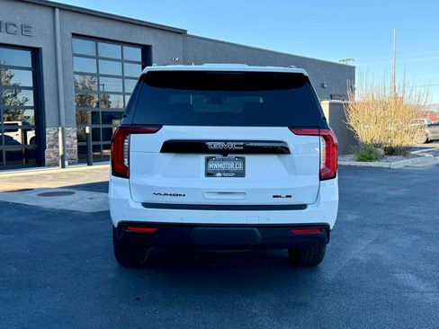 Used 2023 GMC Yukon XL SLE AWD/4WD image 8