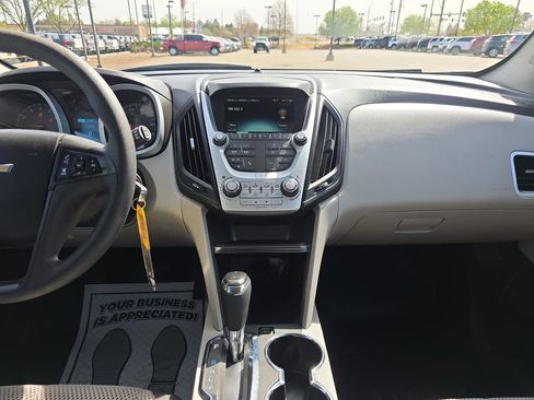 Used 2016 Chevrolet Equinox LS FWD image 17