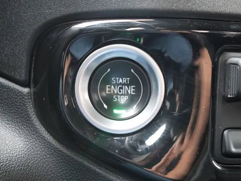 Used 2023 Chevrolet Silverado 1500 LT image 33