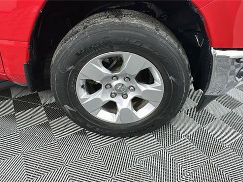 Certified 2021 RAM 1500 Big Horn AWD/4WD image 3