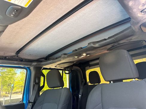 Used 2021 Jeep Gladiator Willys image 26