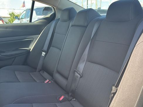 Used 2025 Nissan Altima 2.5 SV FWD image 19