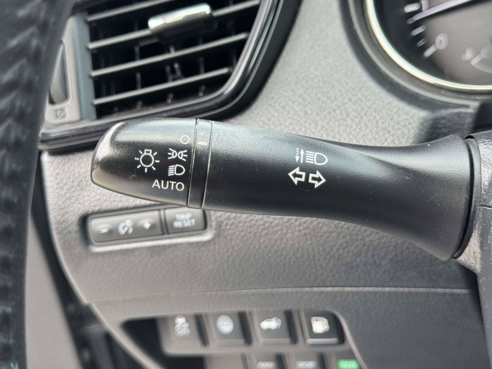 Used 2019 Nissan Rogue SV AWD/4WD image 20