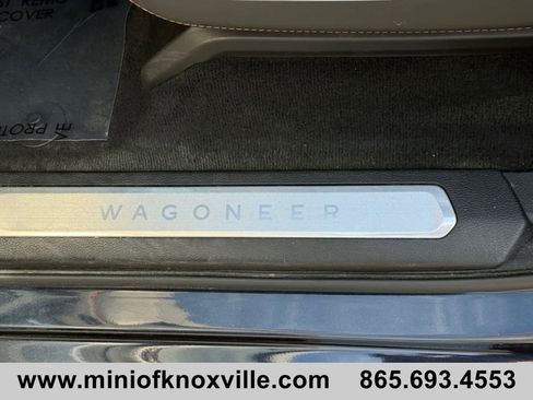 Used 2024 Jeep Grand Wagoneer L Series III AWD/4WD image 13