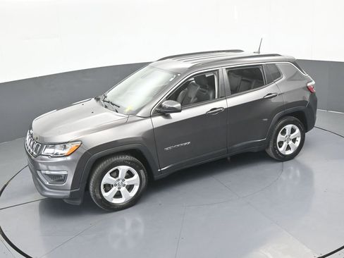 Used 2021 Jeep Compass Latitude image 42