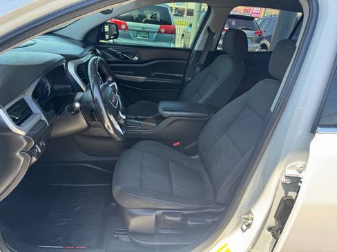 Used 2018 GMC Acadia SLE FWD image 20
