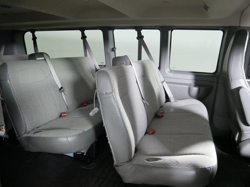 Used 2025 Chevrolet Express 3500 LT w/ LT Preferred Equipment Group RWD image 32