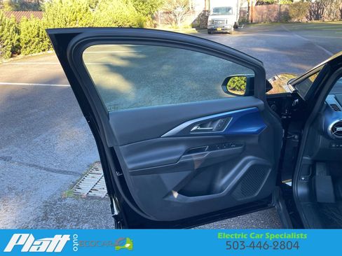 Used 2025 Chevrolet Equinox EV LT w/ Convenience Package image 21