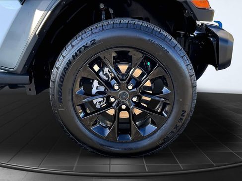 Used 2023 Jeep Wrangler Unlimited w/ Cold Weather Group image 34