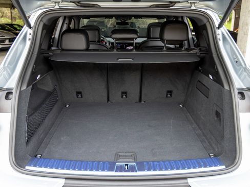 Certified 2025 Porsche Cayenne image 46