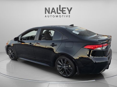 Used 2025 Toyota Corolla SE image 3