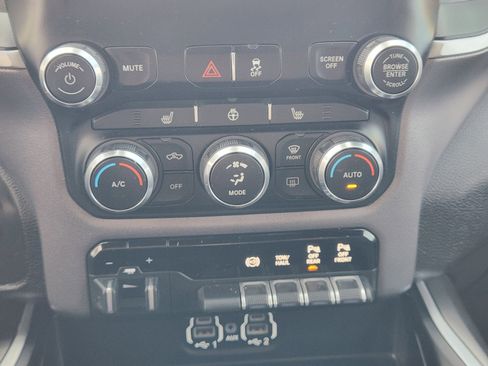 Used 2022 RAM 2500 Big Horn w/ Level C Equiment Group image 19