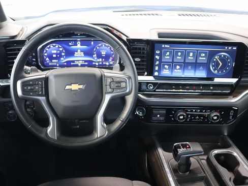 Certified 2025 Chevrolet Silverado 1500 LT w/ LPO, Dark Essentials Package AWD/4WD image 11