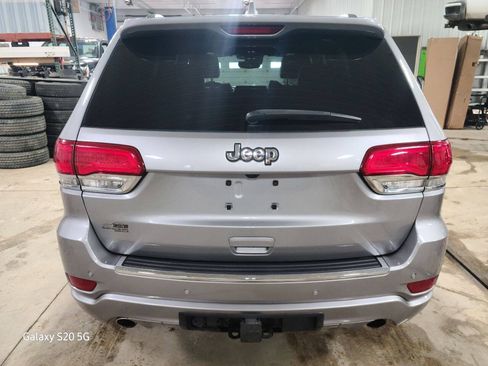 Used 2018 Jeep Grand Cherokee Overland AWD/4WD image 8