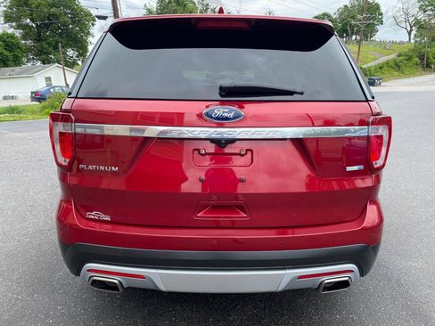 Used 2017 Ford Explorer Platinum AWD/4WD image 4