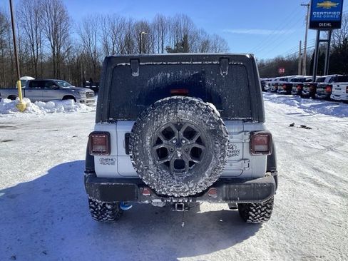 Used 2024 Jeep Wrangler Unlimited image 6
