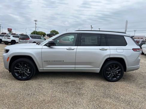 New 2026 Jeep Grand Cherokee L Limited AWD/4WD image 2