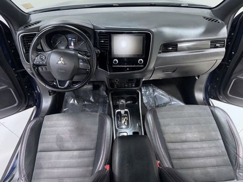 Used 2020 Mitsubishi Outlander SE image 15