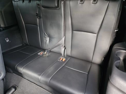 Used 2023 Toyota Highlander XSE FWD image 18