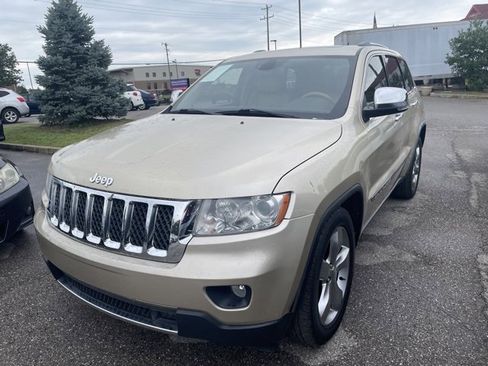Used 2011 Jeep Grand Cherokee Overland image 3