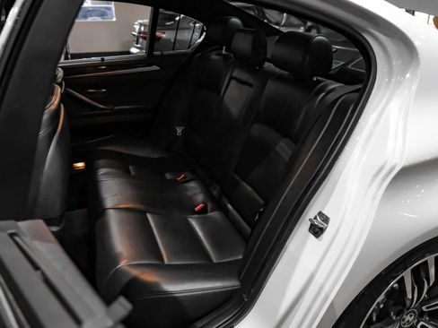 Used 2016 BMW 550i xDrive Sedan image 36