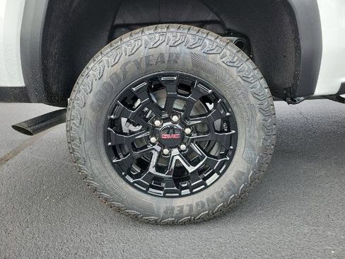 New 2026 GMC Canyon Elevation w/ Convenience Package image 9