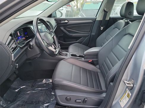 Certified 2022 Volkswagen Jetta SE image 13
