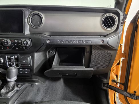 Used 2021 Jeep Wrangler Unlimited Sport image 25