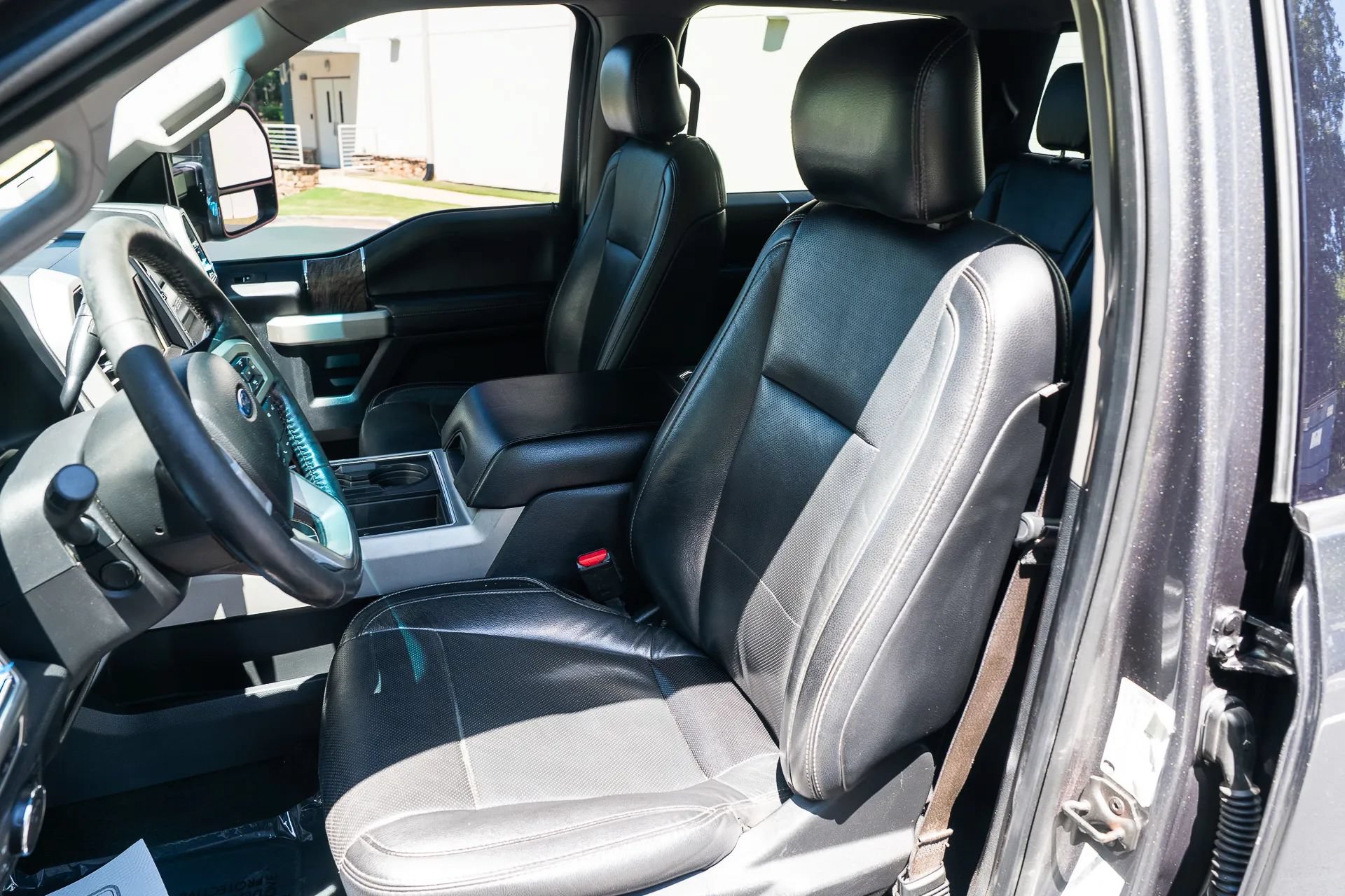 Used 2017 Ford F350 Lariat w/ Lariat Ultimate Package AWD/4WD image 19