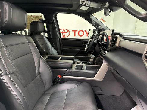Used 2025 Toyota Tundra Limited image 12
