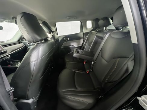 Used 2022 Jeep Compass Latitude image 23