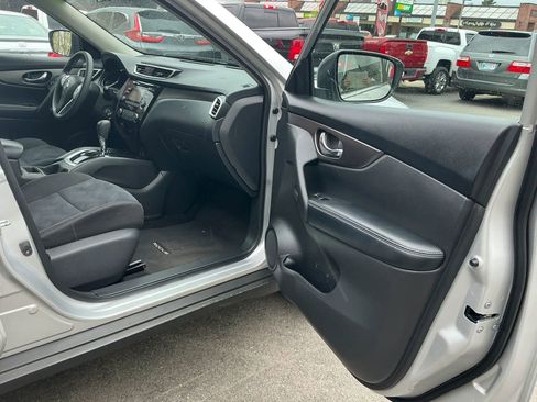 Used 2015 Nissan Rogue S AWD/4WD image 10