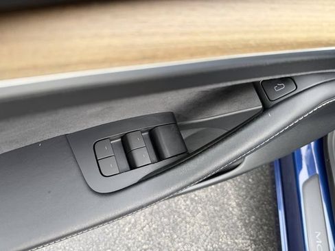 Used 2023 Tesla Model 3 Standard Range RWD image 10