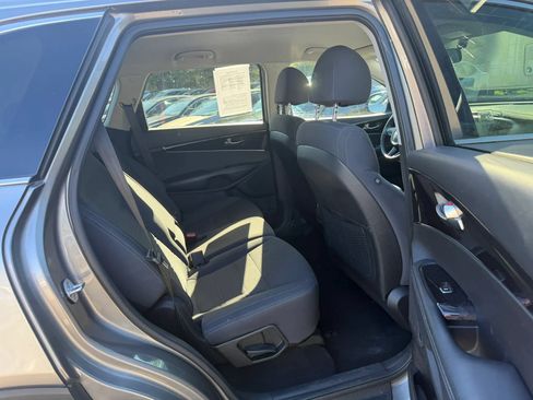 Used 2018 Kia Sorento FWD image 27