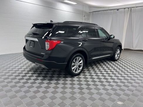 Used 2023 Ford Explorer XLT w/ Equipment Group 202A image 4